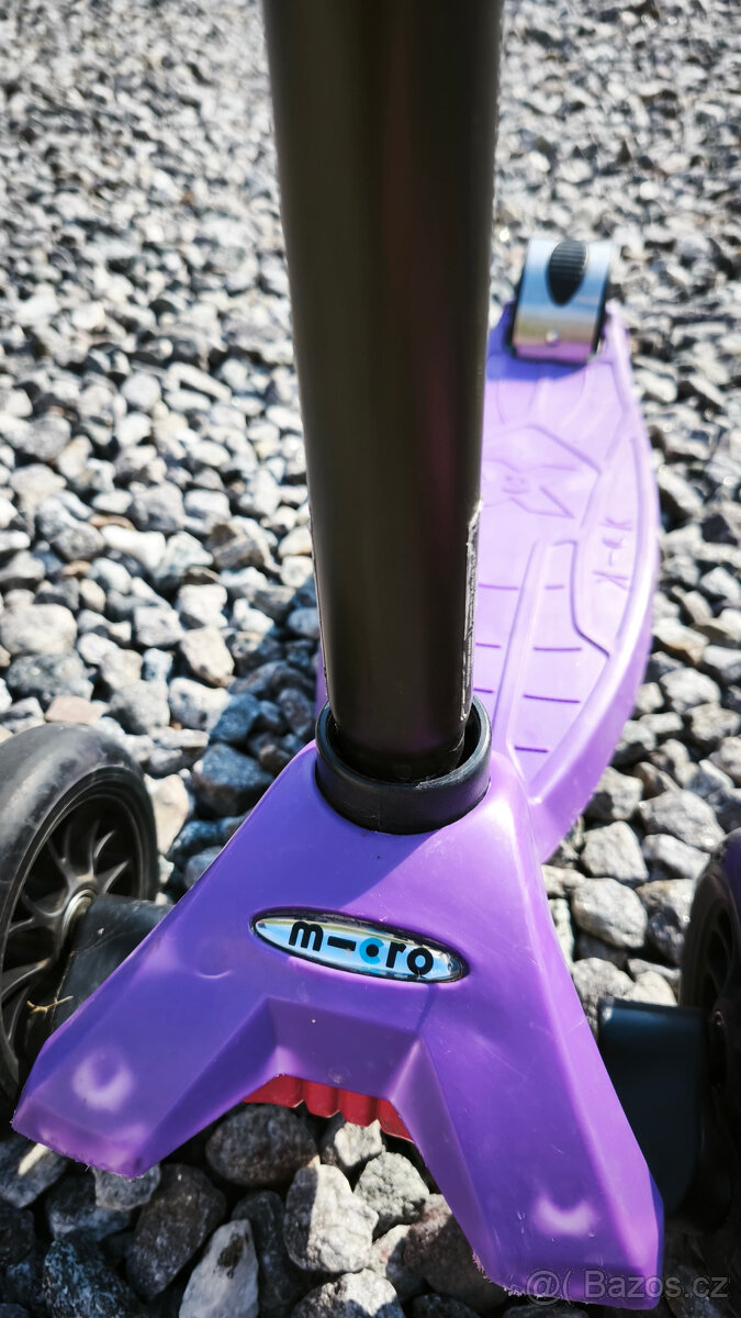 Koloběžka Micro Maxi - naklápění, tři kolečka, dvě barvy - 8