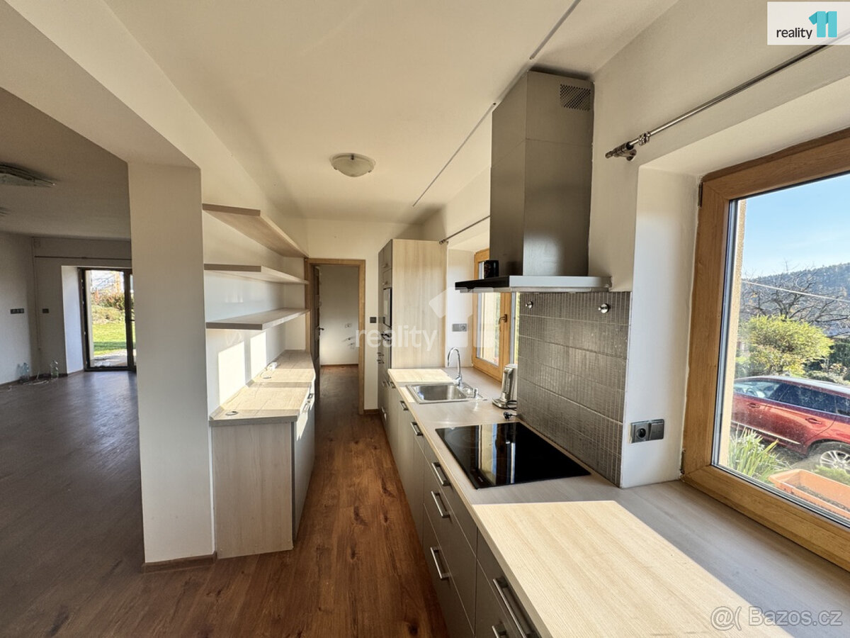 Pronájem domu 4+kk, 170 m2, po rekonstrukci, terasa, krásná - 8