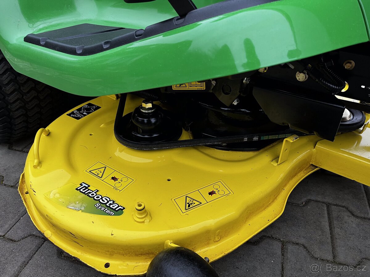 Zahradní traktor John Deere X300R - 8