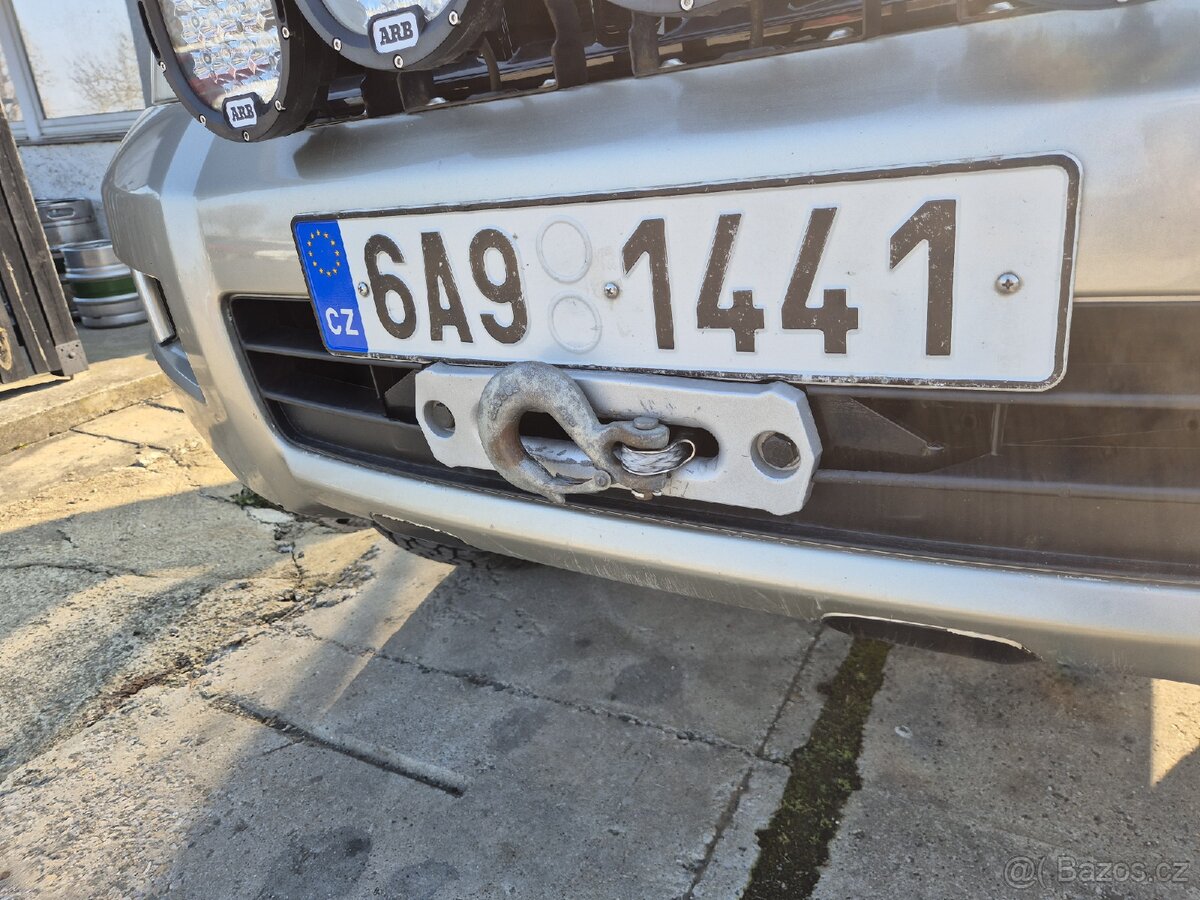 Toyota Land Cruiser 120 4.0 V6 - 8