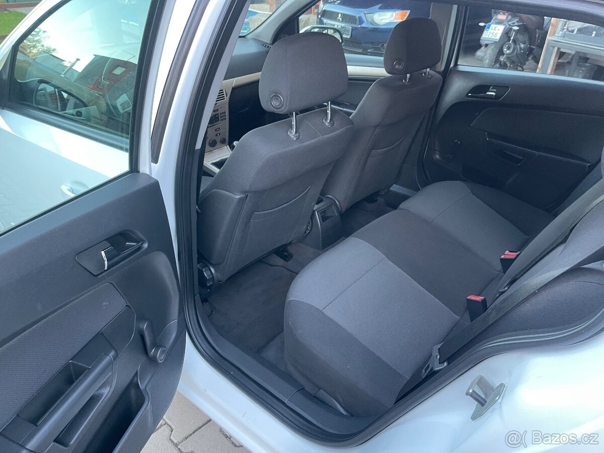 Opel Astra 1,6 i 77kw - 8