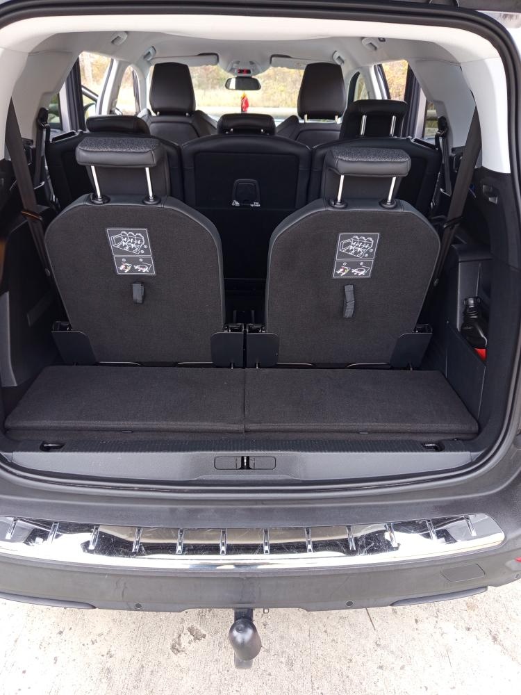 Peugeot 5008 ALLURE 1.5 HDi 130 MAN6 - 8