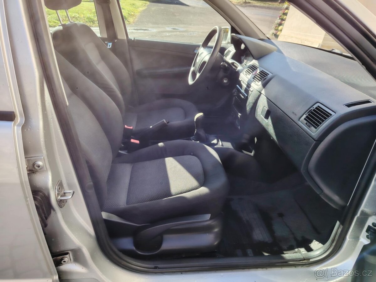 Prodám Škodu Fabii 1.4 16V 55kw, rok výroby 2005 - 8