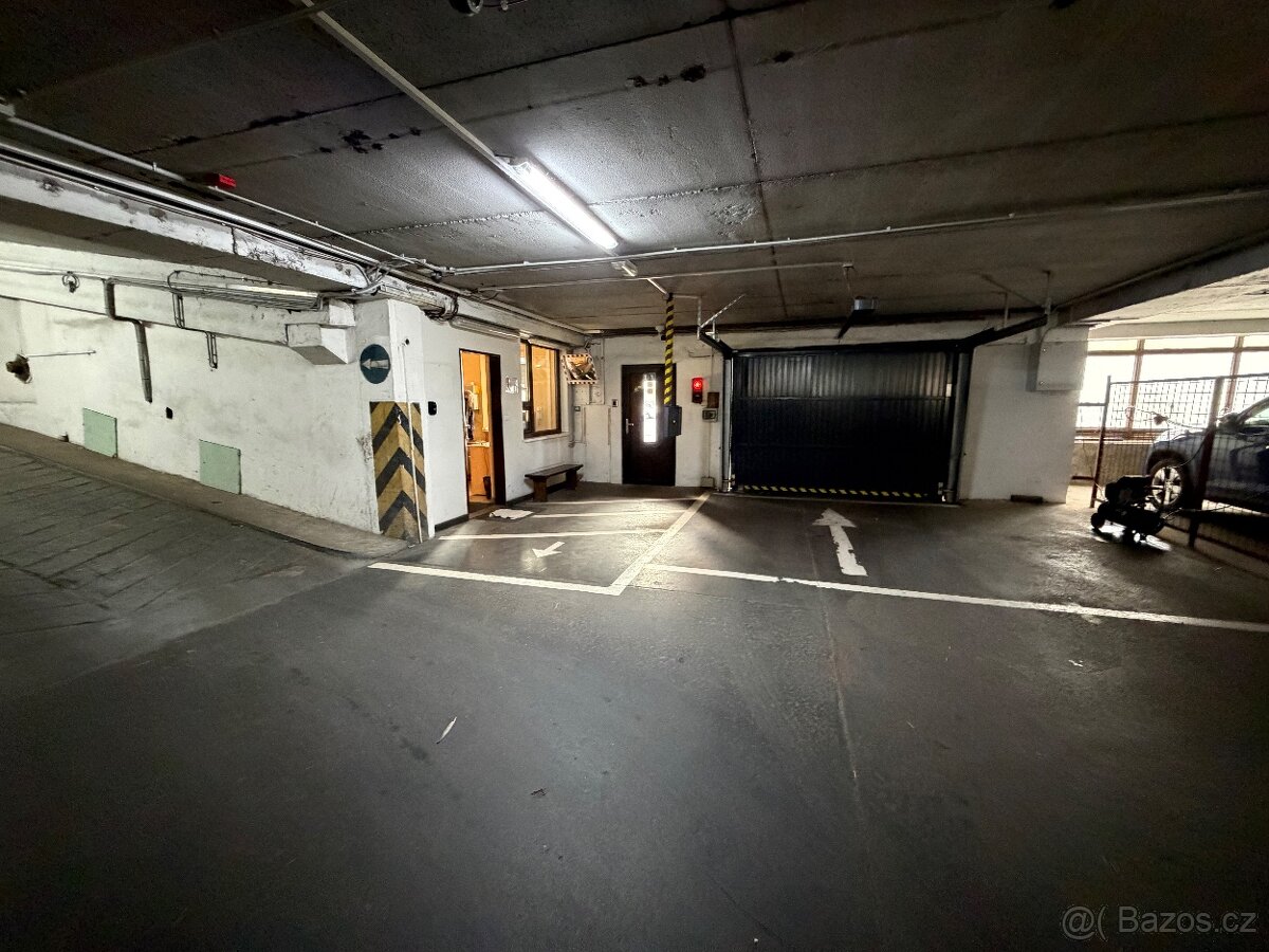 Prodám garážové stání na Proseku P 9 Lovosická Ivestice - 8