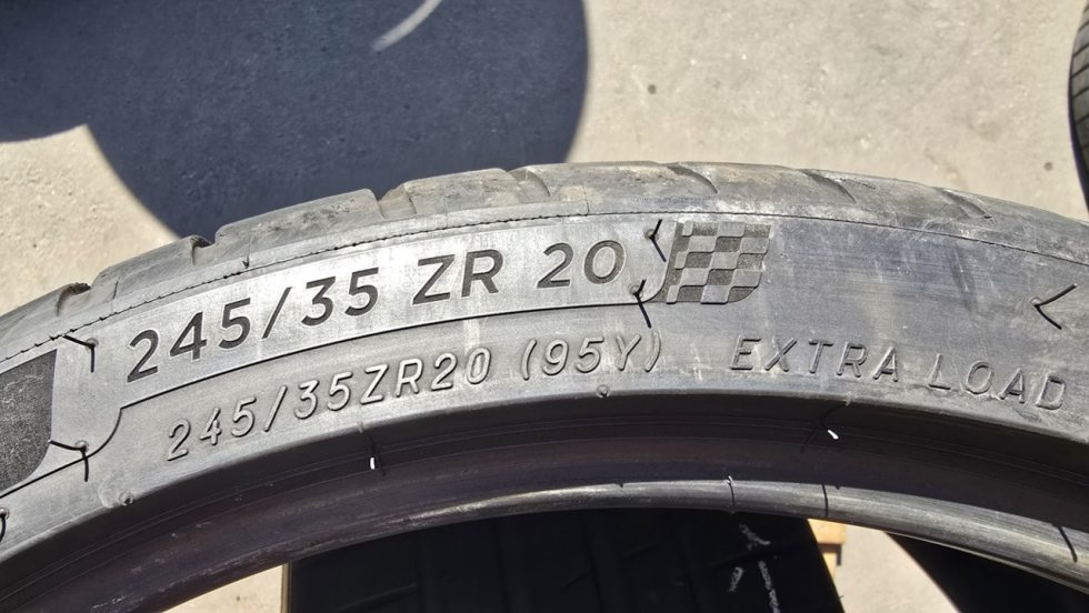 Letní pneu 245/35/20 Michelin - 8