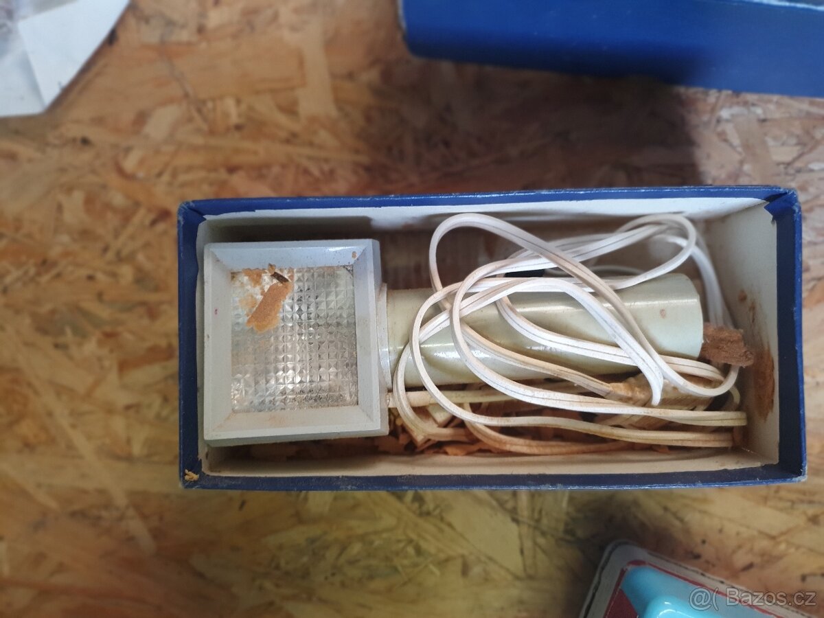 Stare fotoaparaty plus dva kusy ZENITH E. - 8