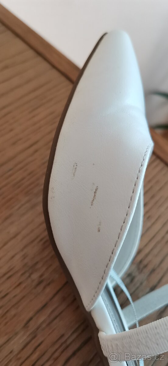 Společenské bílé lodičky vel. 38 (255 mm) - 8