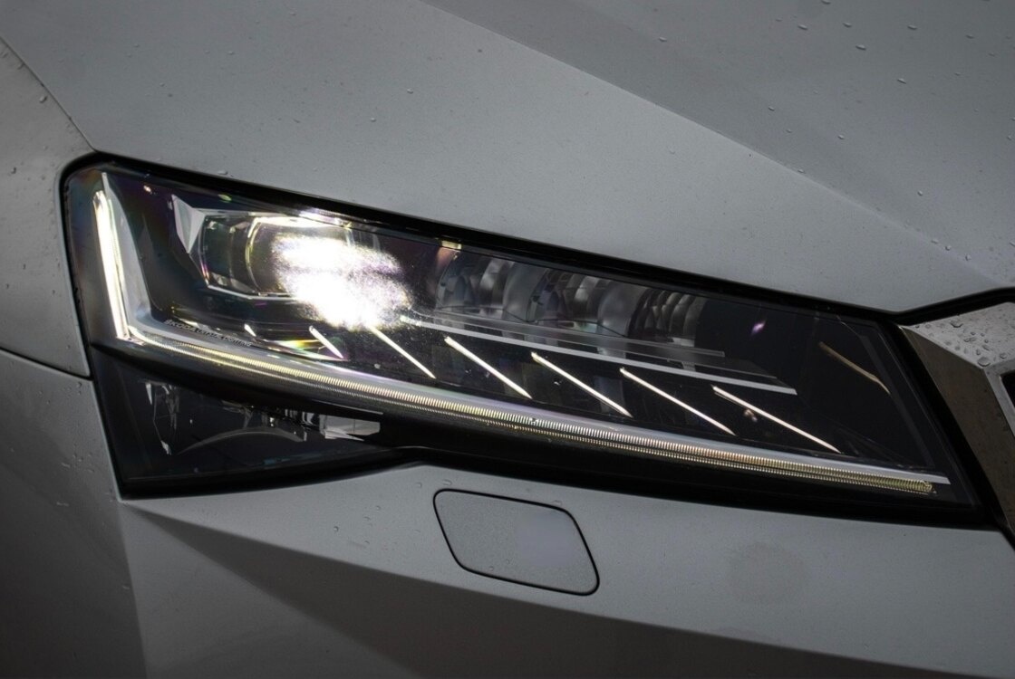 Škoda Superb 2.0 TDI DSG 2019 - 8