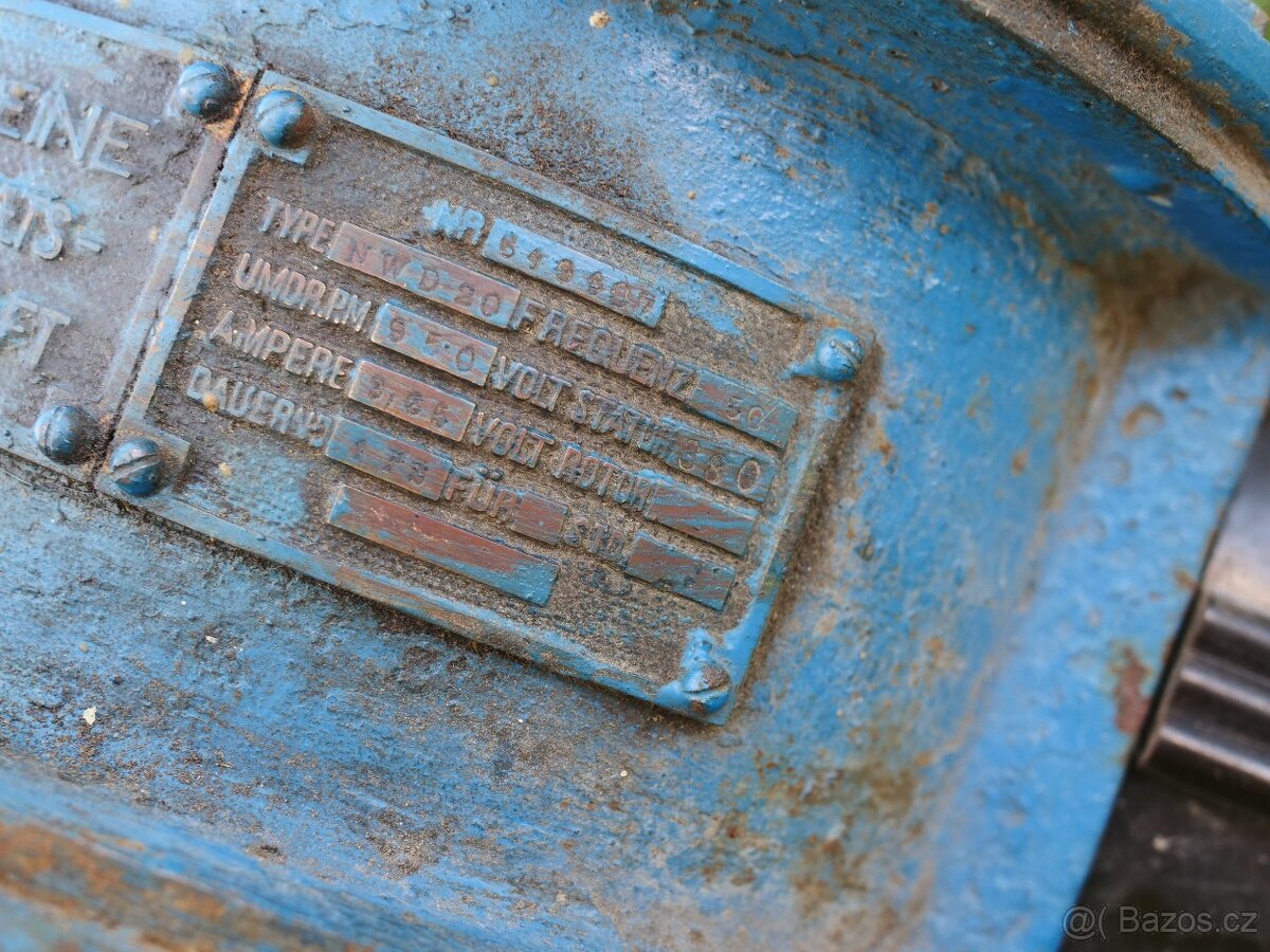 Historický elektromotor s napínákem - 8