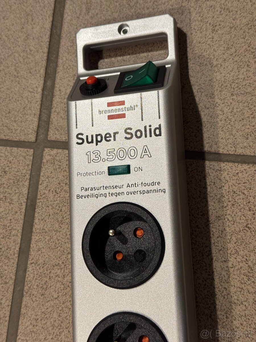 BRENNENSTUHL Super Solid – 8 zásuvek, 2,5 m TOP STAV - 8