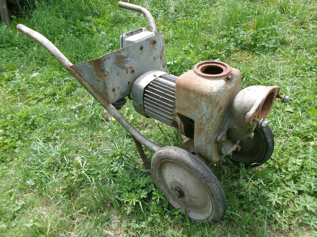 prodám staré-historické hospodářské kalové čerpadlo. Originá - 8