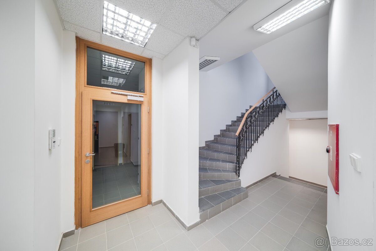 Zrekonstruovaná budova 350 m², výtah, parkoviště, Ostrava - 8