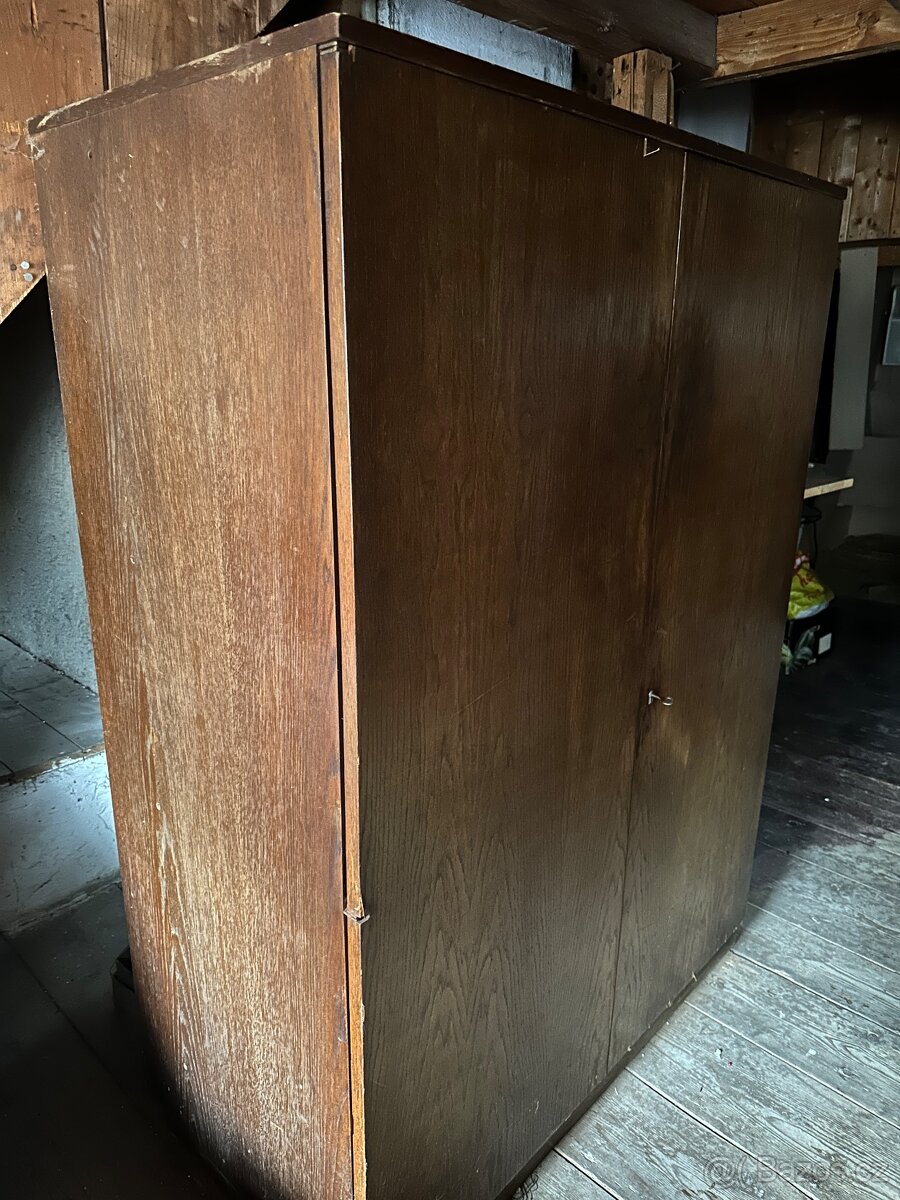 Starožitný nábytek - 8