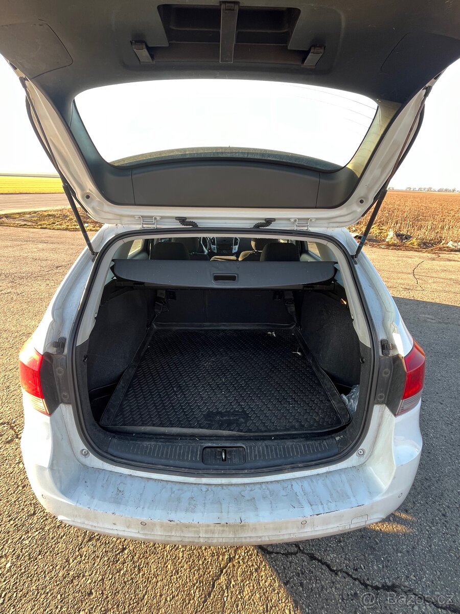 Chevrolet Cruze kombi - 8