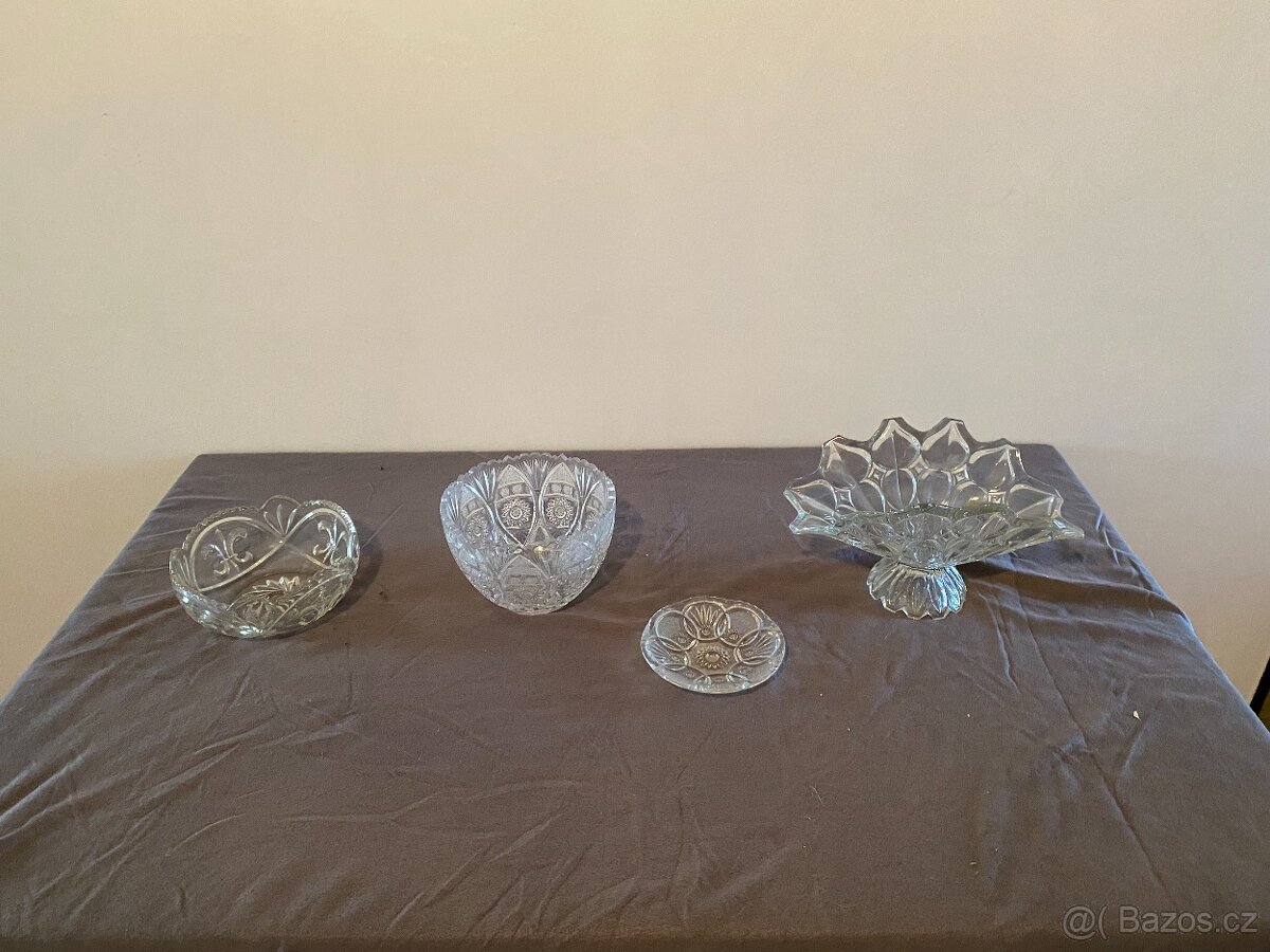 Skleněné mísy, tácy a podnosy - 8