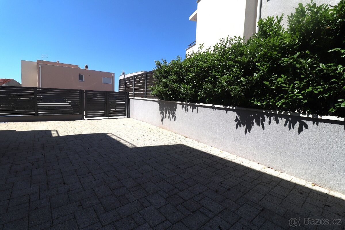 ☀Brodarica(HR)-novostavba bytu 63,07 m2 s dvorom☀ - 8