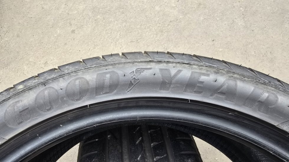 Letní pneu 255/40/20 Good Year - 8