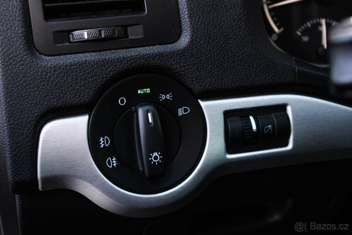 Škoda Octavia Combi RS2 2.0 TFSI RS DSG - 8