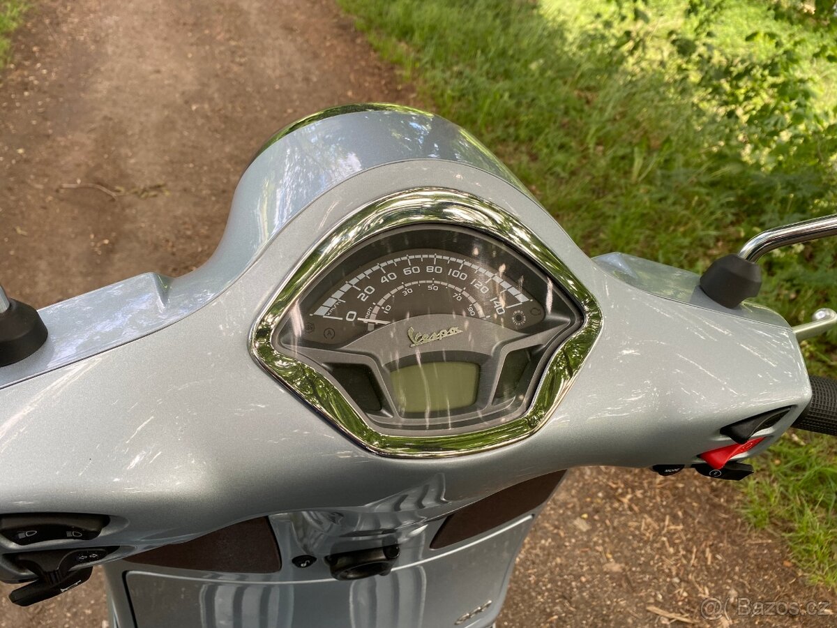 Vespa GTS 300 HPE - 8