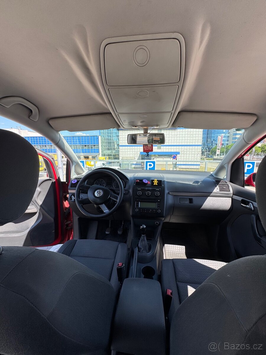 Volkswagen Touran - 8