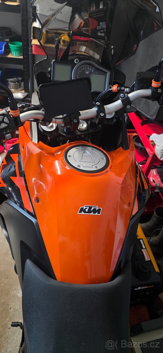 Ktm adventure 1090 - 8