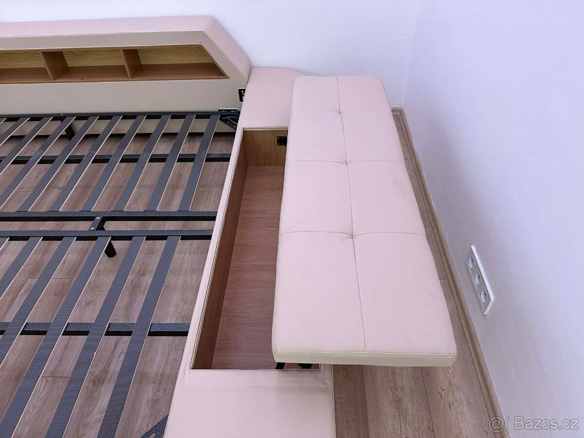 Luxusní postel s masážním křeslem - 8