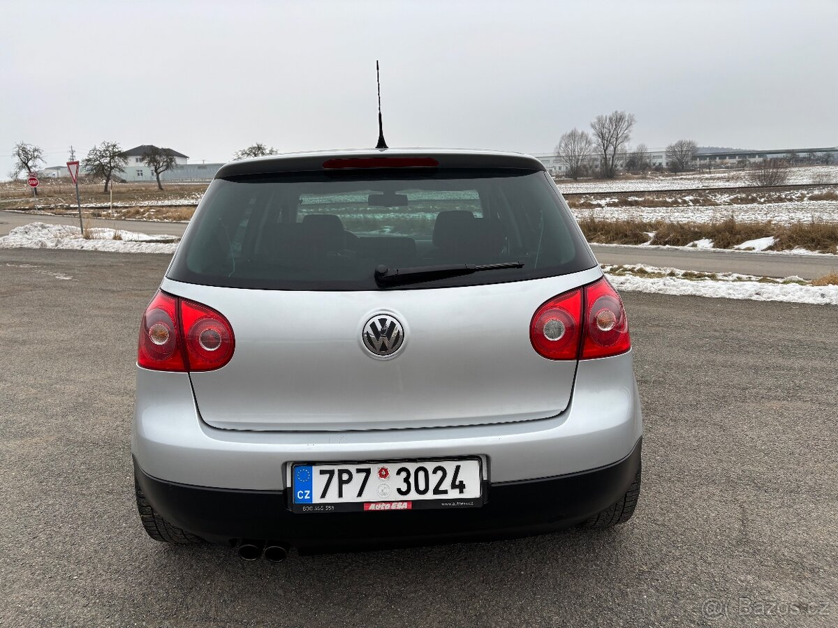 Volkswagen Golf 5 2.0TDI - 8