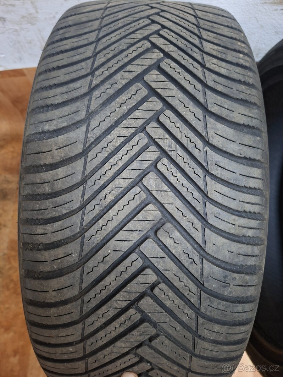Celoroční pneu 225/40/18 Hankook - 8