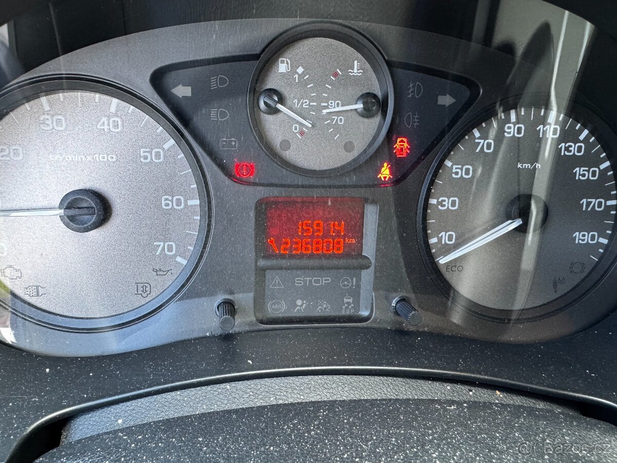 Peugeot Partner 1.6 HDI 68 kW, 2013, tažné, klima - 8