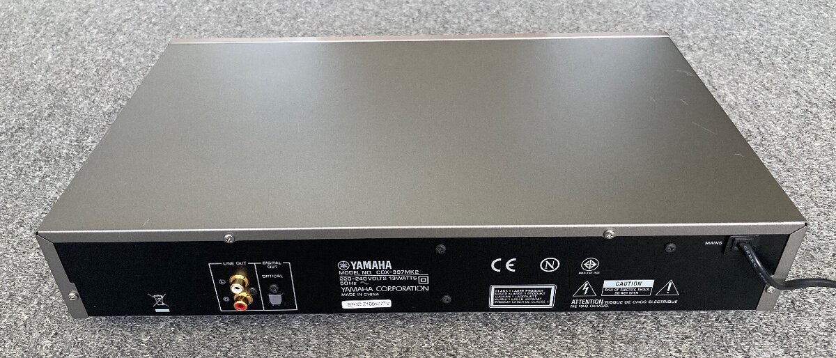 CD přehrávač YAMAHA CDX-397 MK2 - 8