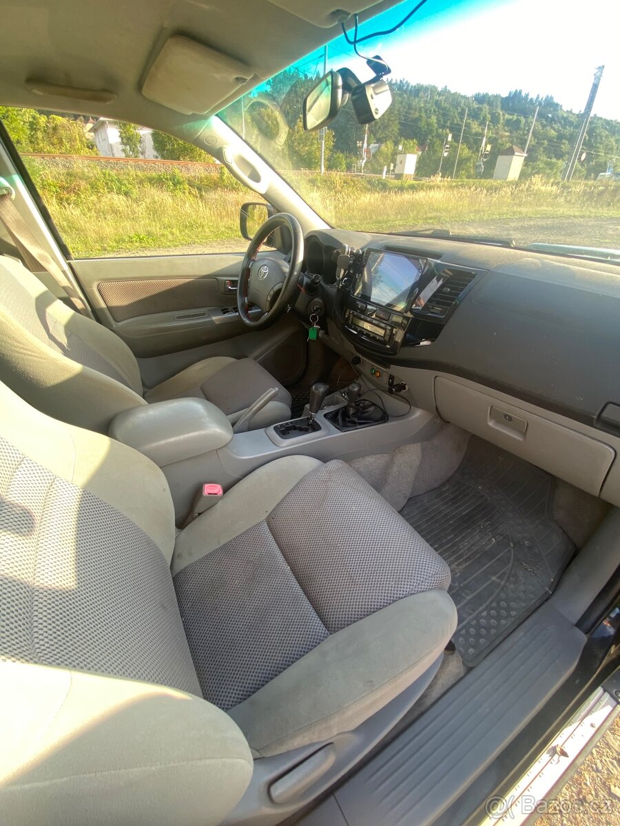 Toyota hilux 3.0 - 8