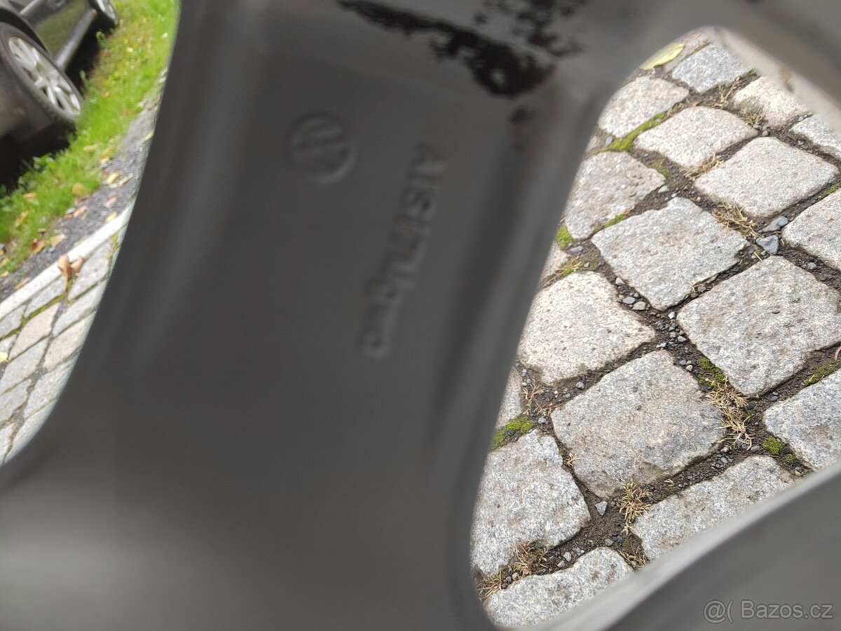 Prodám orig alu 17 Vw Touareg 2 5x130 ET 50 - 8