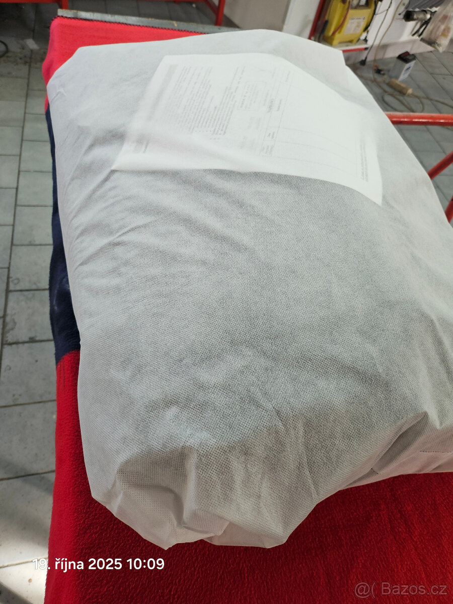 Mercedes W114/115 nové potahy sedadel - 8