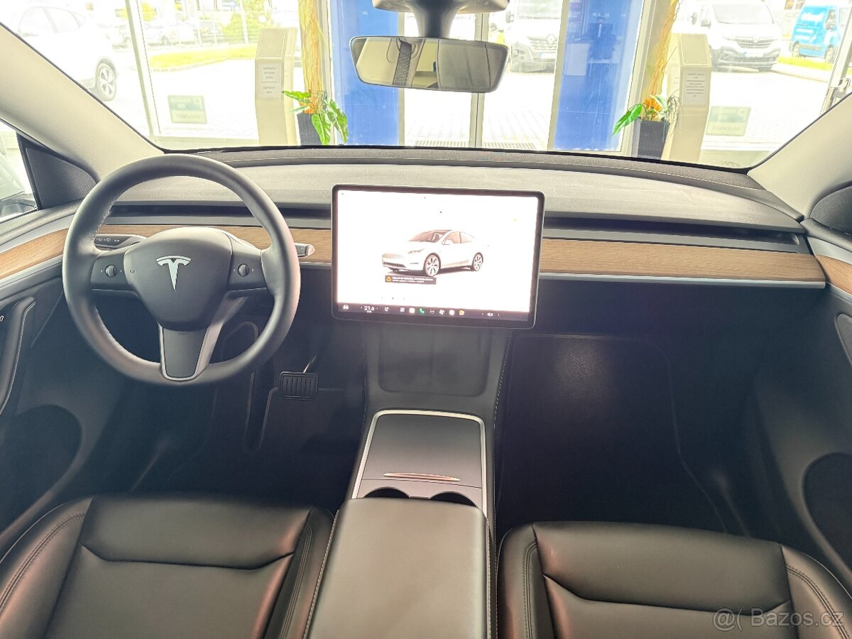 Tesla Model Y LONGRANGE,366kW,AWD,BERLÍN - 8