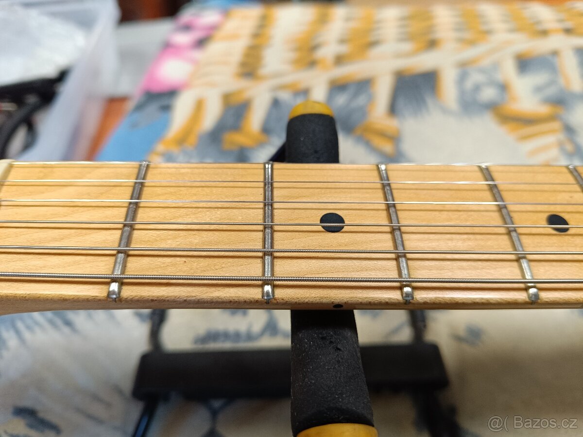 Fender Stratocaster-Mexico - Kyjov - 8