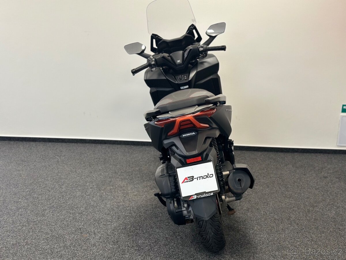 Honda Forza 125 Special Edition - 8