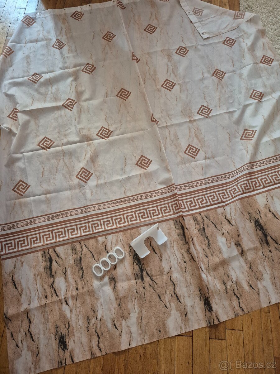 Koupelnový závěs a držák fenu na zeď. - 8