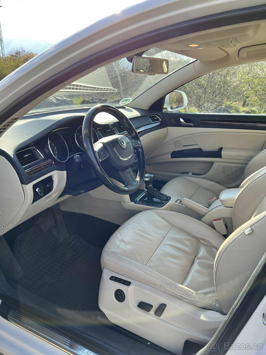 Škoda Superb II 2.0 TDI 125 kW DSG – béžová kůže, 2. majitel - 8