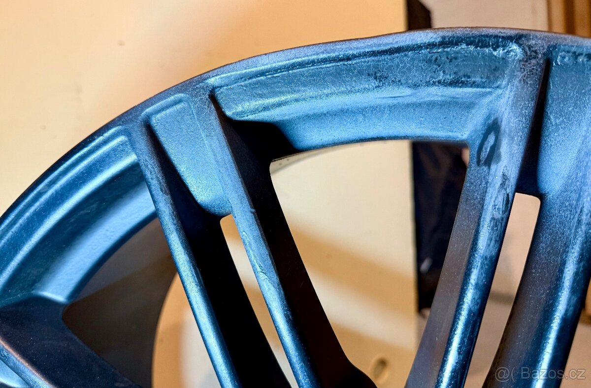 Porsche 21" 4ks alu disky. Porsche GTS Spider - 8