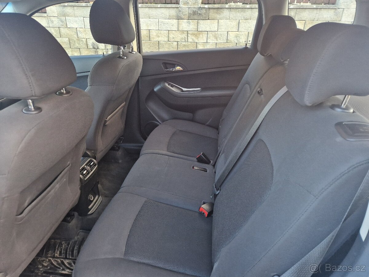 Chevrolet Orlando 1.8 benzin - 7 míst - tažné - 1 majitel - 8