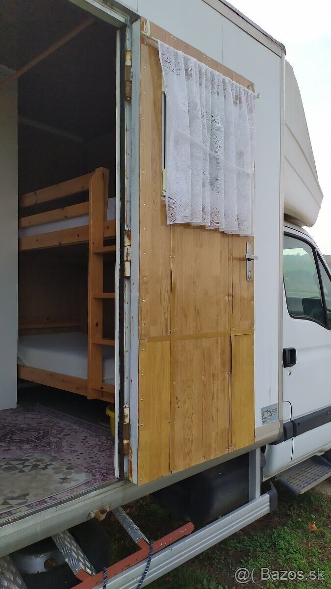 Obytné auto - karavan - Renault - 8