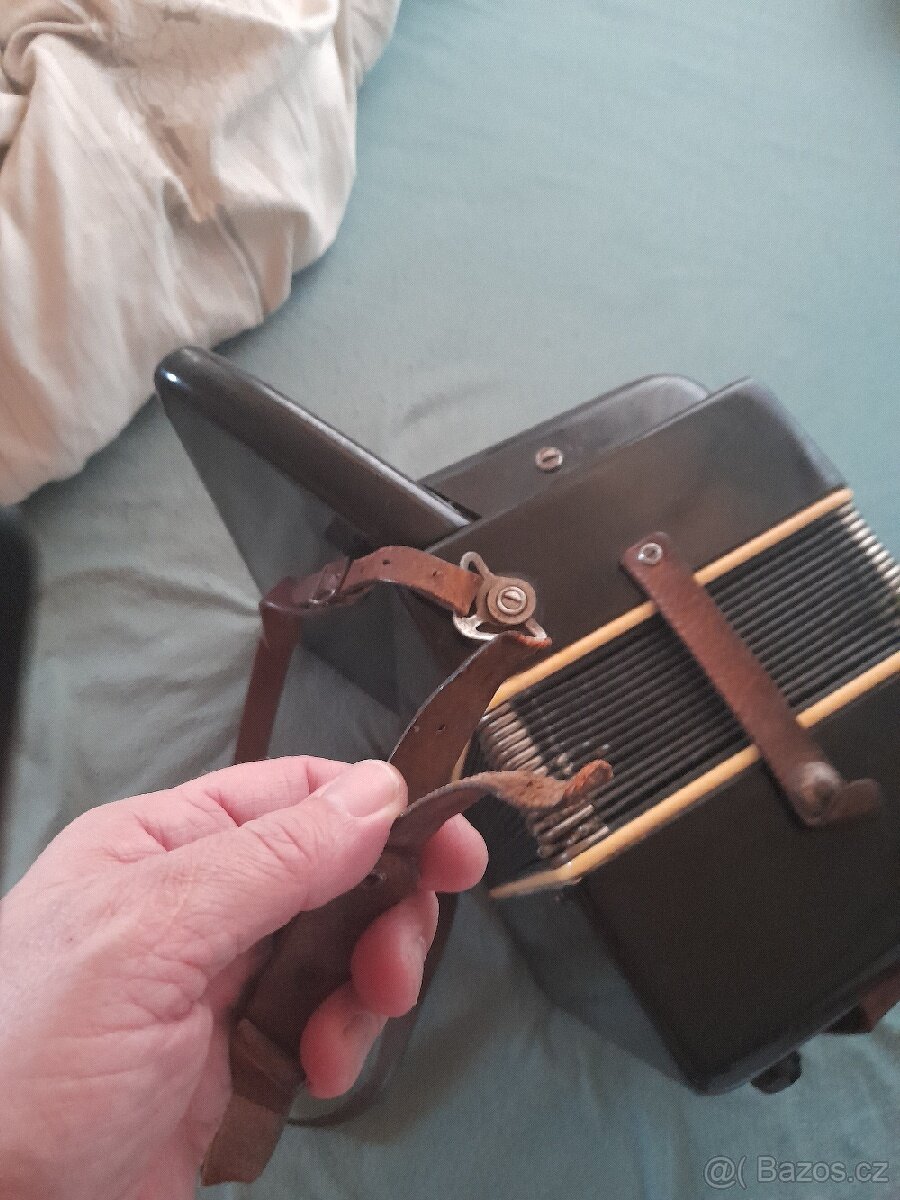 Prodám funkční harmoniku - 8