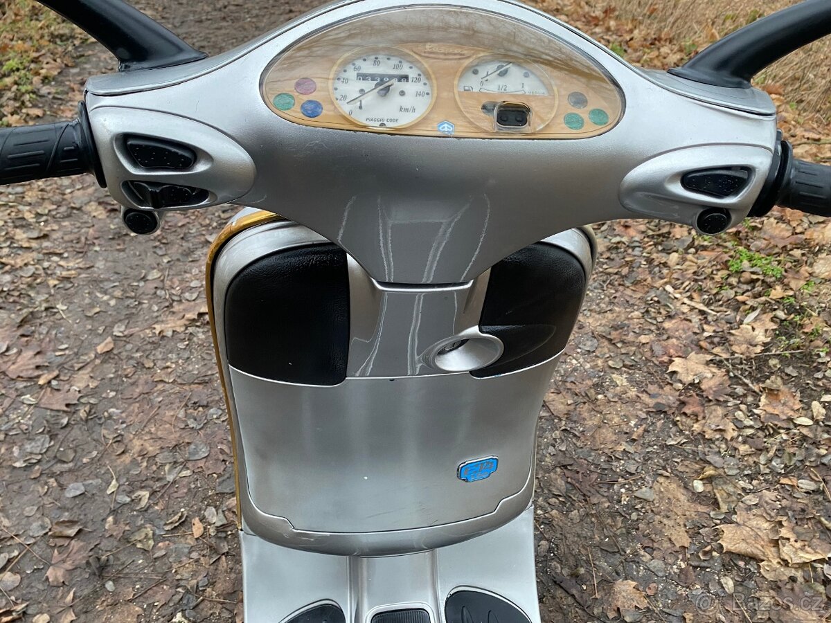 Vespa ET4 150 - 8
