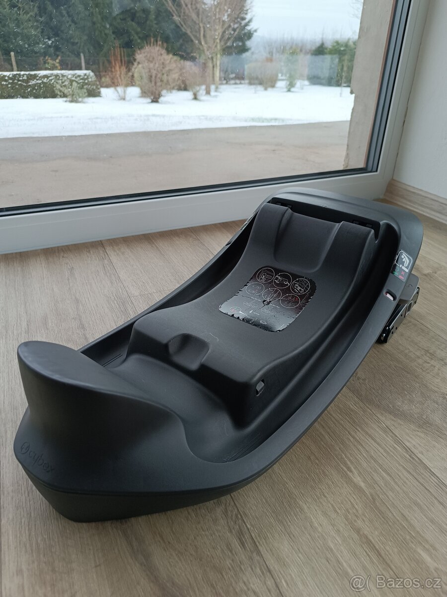 Vajíčko Cybex ATON B2 I-SIZE Volcano Black + Cybex BaseOne - 8