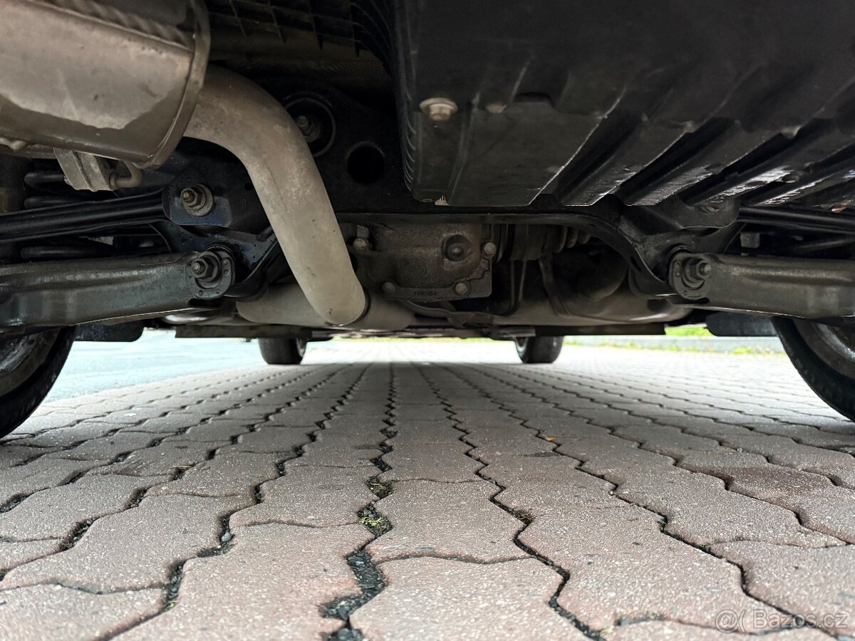 BMW 118d 105 KW,09/2010..bez koroze - 8