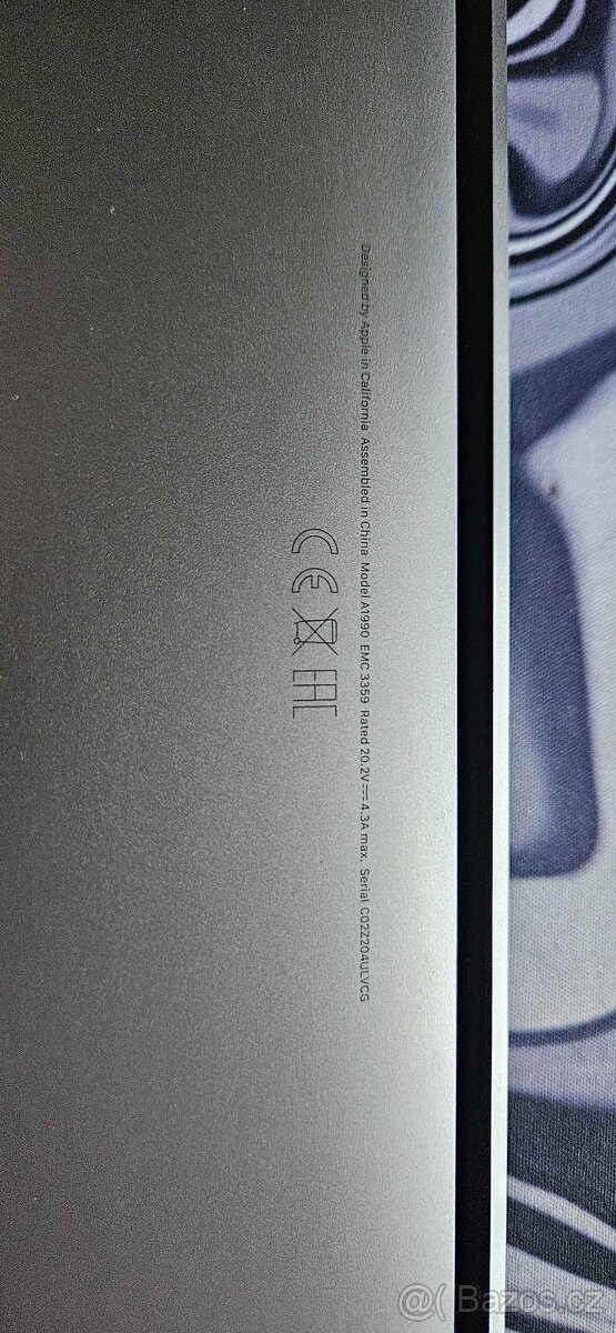 MacBook Pro 15" 2019 Space Gray – i9, 16GB RAM, 512GB - 8