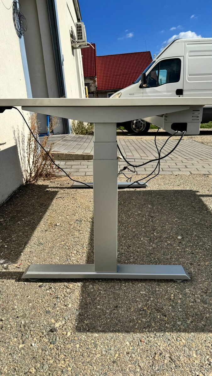 Kancelářské stoly el. výškově stavitelné - 8