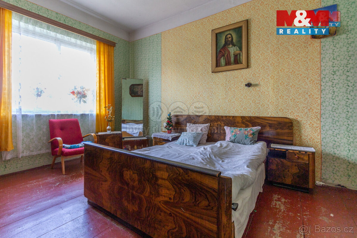 Prodej podílu 9/24 rodinného domu, Mikulovice, ul. Hlavní - 8