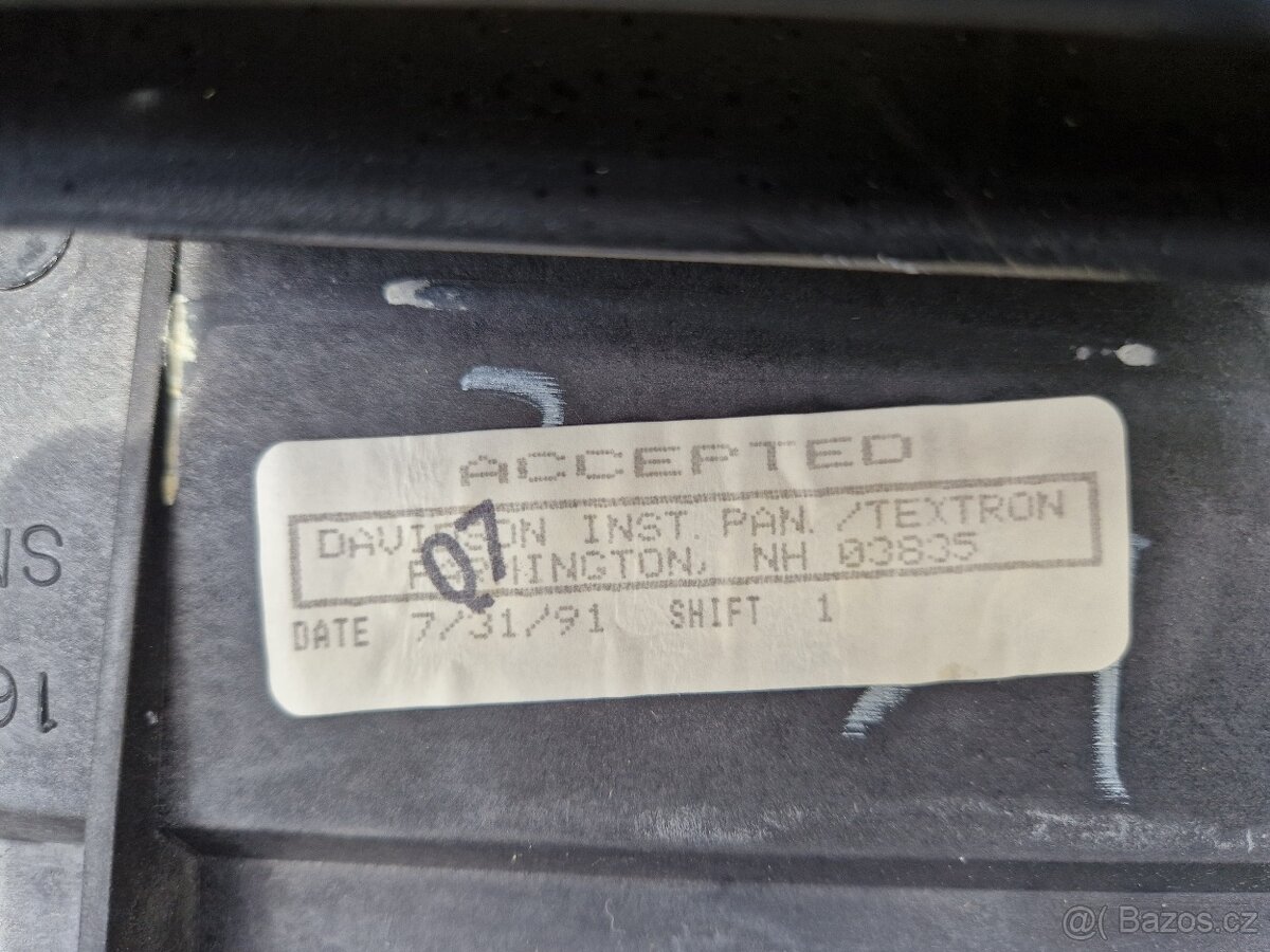 Cadillac Deville palubní deska - 8