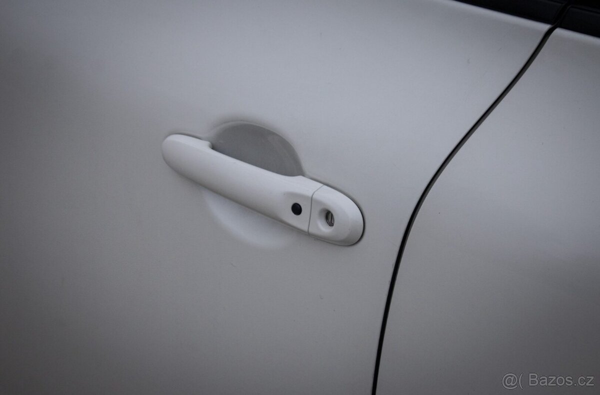 Nissan Juke DIG-T 85kW MT/6 5d - 8